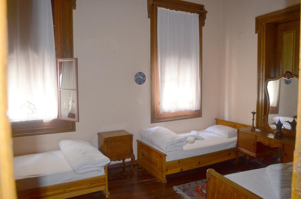 Bonjour Pension Ayvalik Bilik gambar