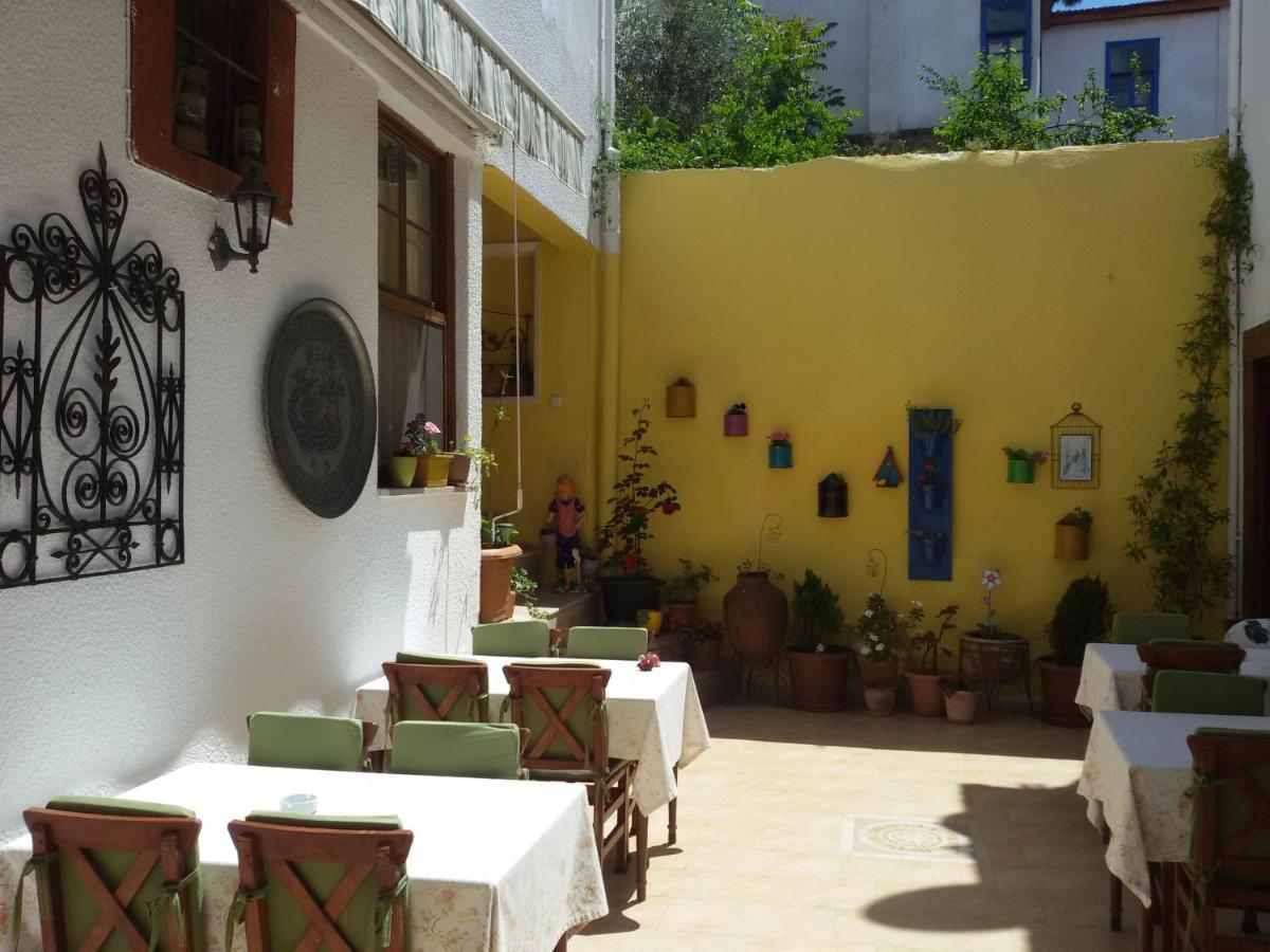 Bonjour Pension Ayvalik Luaran gambar